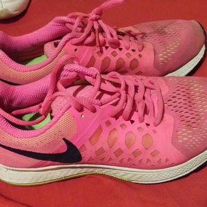 Womens nikes size 8.5
